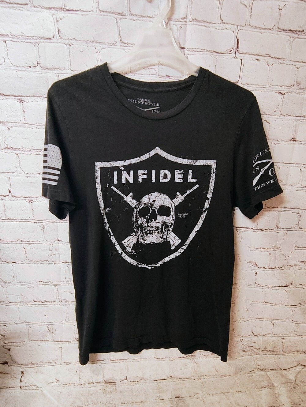 Gruntstyle Infidel Thrashed Skull Guns Back Crew Tee Shirt Large